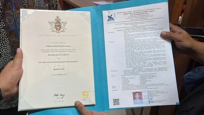 Foto ijazah Gibran